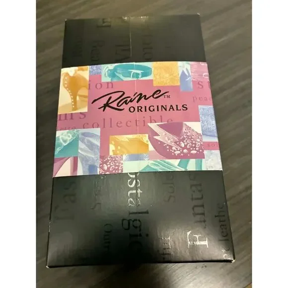 Just The Right Shoe "Red Devil" 1999 Raine Shoe Figurine #25082 NEW W BOX - Picture 6 of 6